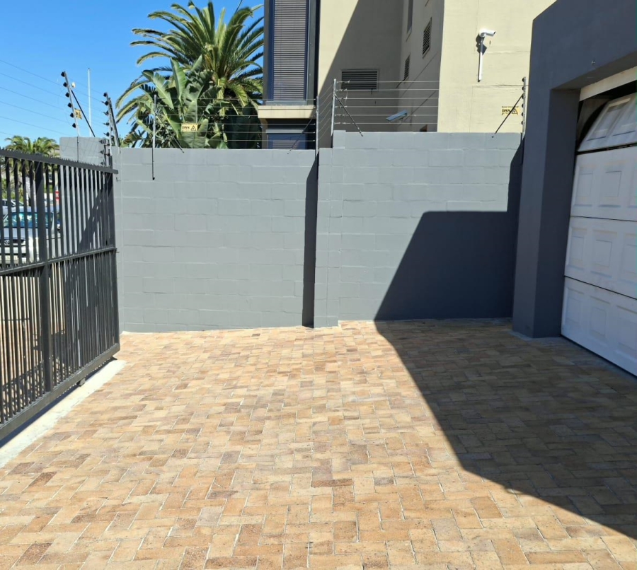 To Let 1 Bedroom Property for Rent in Table View Western Cape